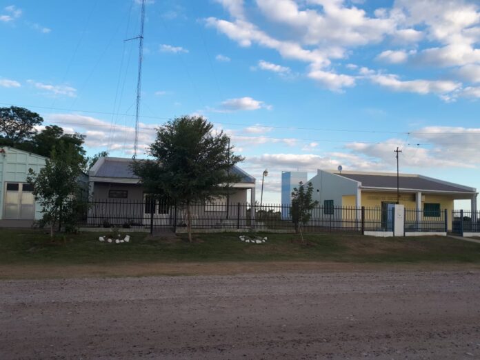 junta-y-centro-de-salud-isletas