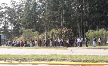 Más de 1000 personas hicieron cola por 15 puestos de trabajo en Concordia