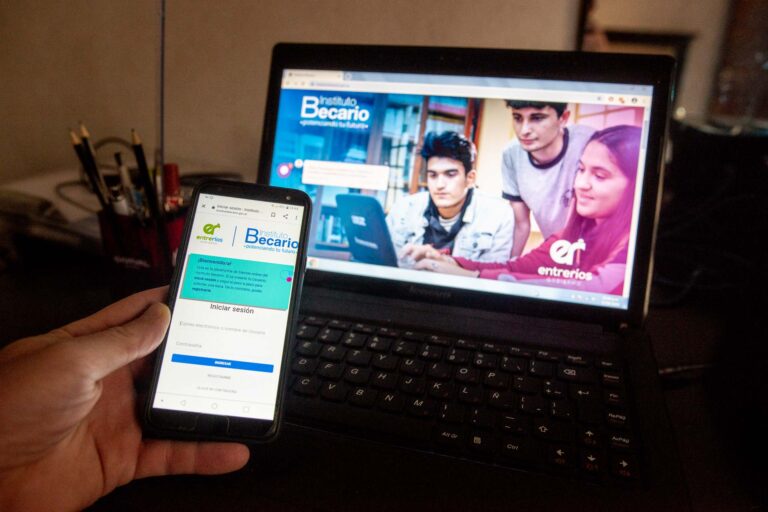 Inició el cronograma de pagos de becas provinciales
