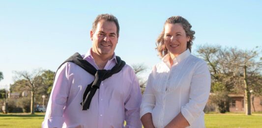 Elvio Milano y Viviana Sterzer, precandidatos a intendente y vice de Ramírez.